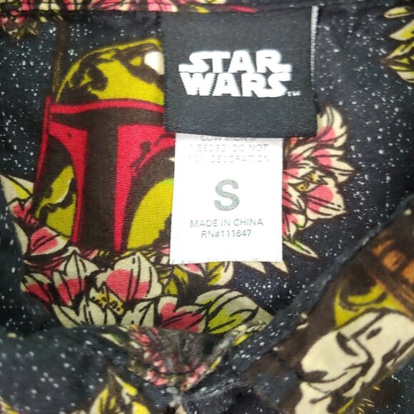 Star Wars Boba Fett Shirt Small Tropical Galaxy Black Floral Stars Movie Nerd - Picture 3 of 8